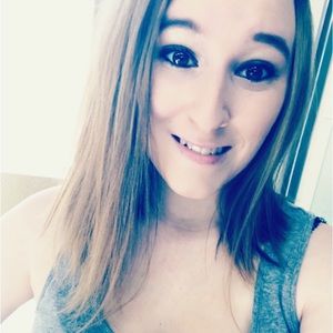 Meet your Posher, Latisha